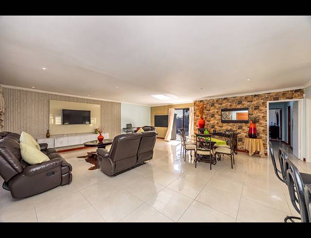 3 BEDROOM HOUSE FOR SALE IN TABLE VIEW
